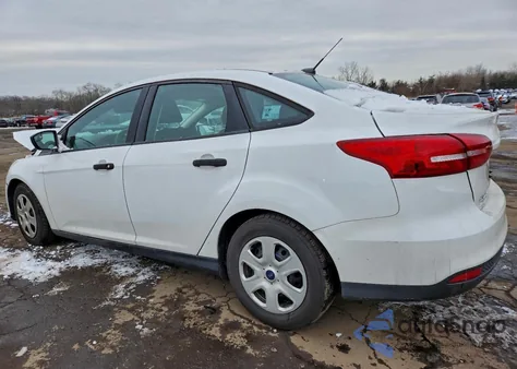 2015 Ford Focus S z USA, uszkodzony, nr VIN 1FADP3E28FL285469